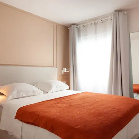 Rambla Catalunya 8 아파트 *